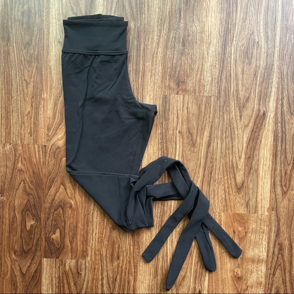 SPORTSWEAR By SANDY Black Activewear Crop Pants with Strappy Ties Women's Size M